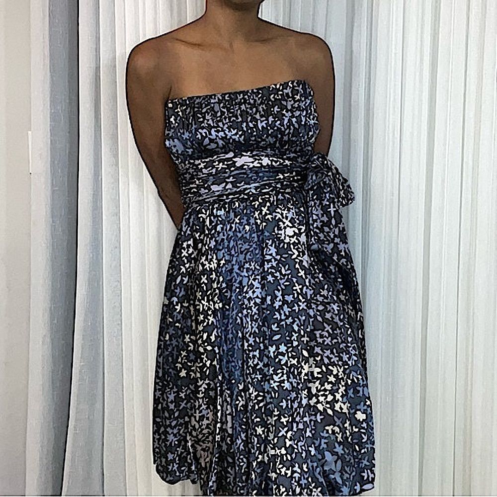 BCBGMAXAZRIA 100% Silk Dress strapless balloon hem Size 10 blue floral boning